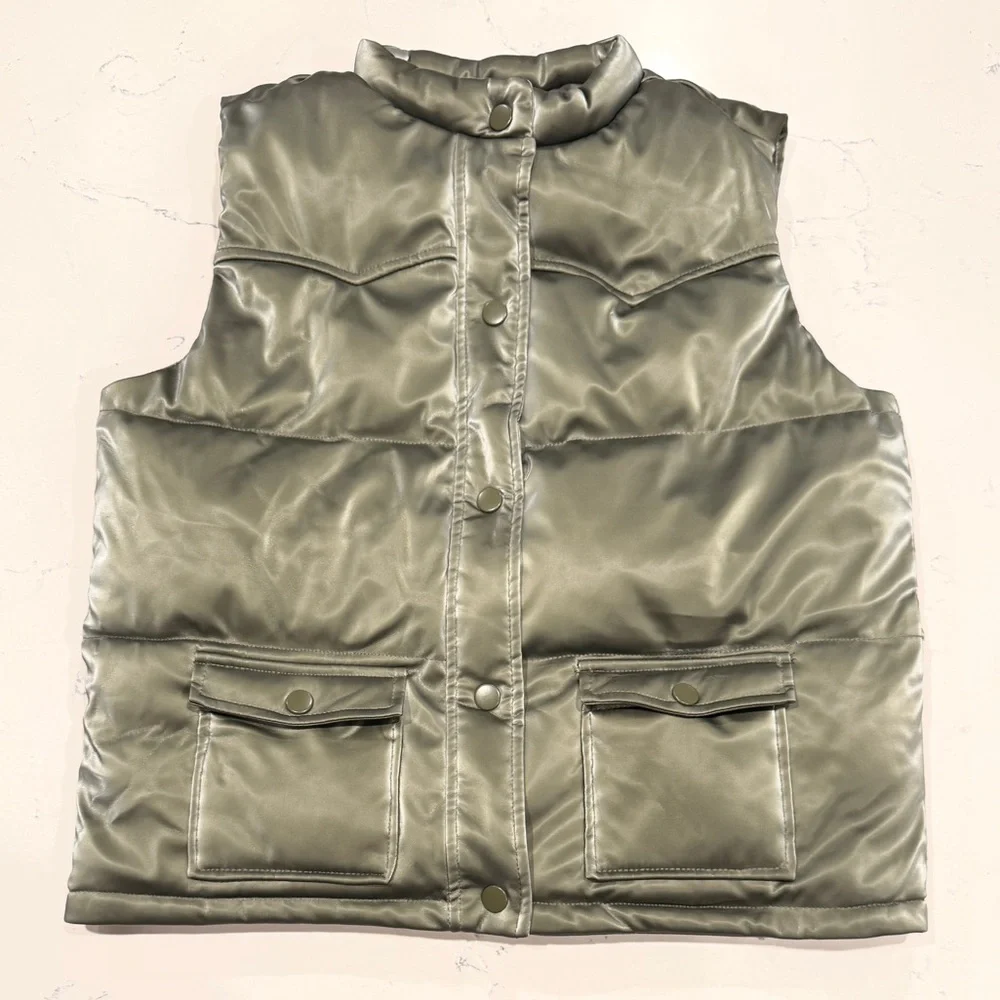 Forever 21 Shiny Green Puffer Vest Waterproof Pockets Kids Girl’s Size 14 NWT - Picture 5 of 9